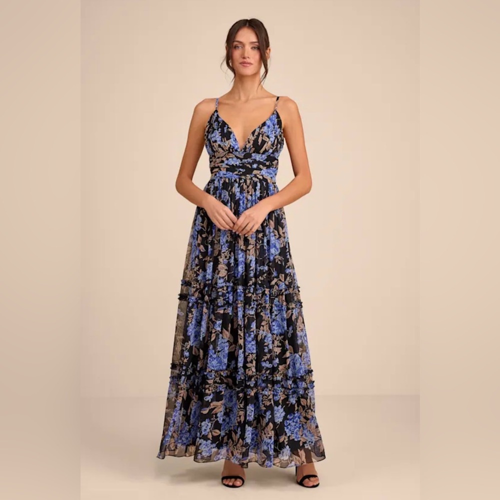 Niora Black & Blue Floral Pleated Maxi Dress